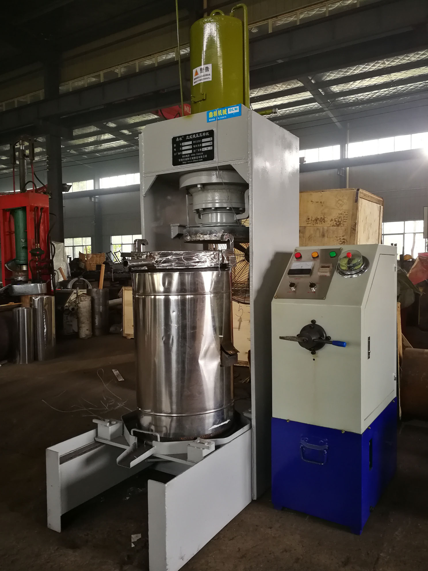 不銹鋼超高壓立式液壓壓榨機，果汁壓榨機，果渣壓榨機，藥材壓榨，油渣處理，白土壓榨