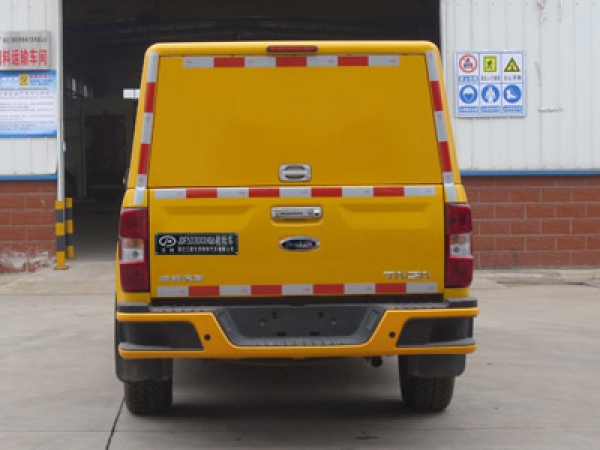 慶鈴皮卡四驅(qū)救險(xiǎn)車(105KW)