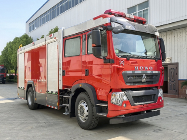 重汽8.3噸泡沫消防車(chē)