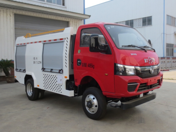 東風(fēng)途逸單排四驅(qū)1.5噸水罐消防車(chē)